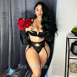 Polina zierhafte Begleitmodel mit Streicheln & Schmusen sucht Freizeitkontakte bei Sex Escort Berlin